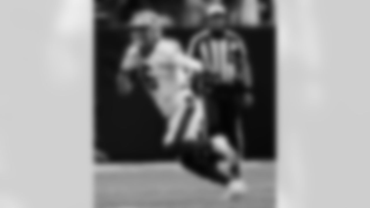 Check out the game action photos from the New Orleans Saints game against the Atlanta Falcons for Week 18 of the 2025 NFL season on Jan. 4, 2026 at Mercedes-Benz Stadium.