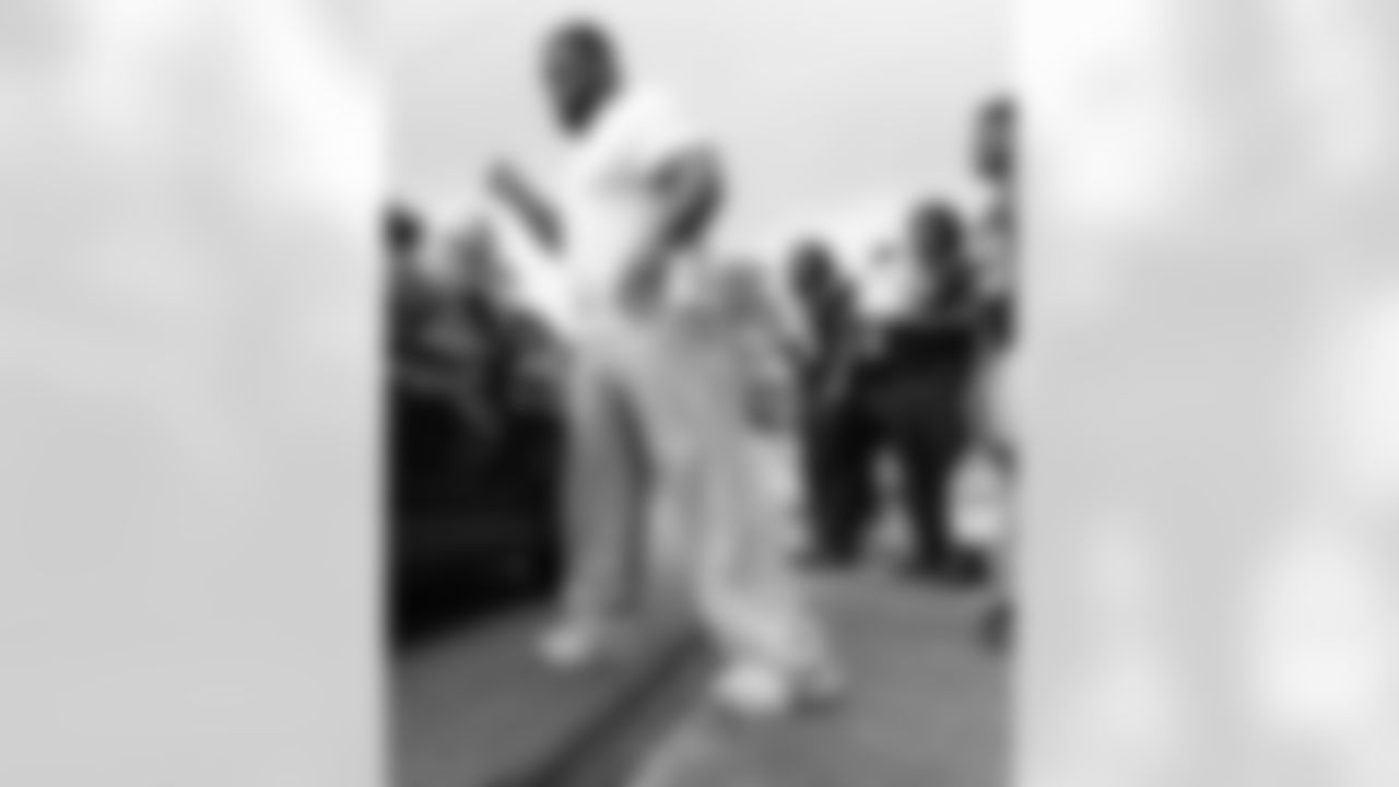 New Orleans Saints defensive tackle Davon Godchaux hosted a Thanksgiving turkey distribution for local residents at the COPAC Community Center on Nov. 25, 2025. The Plaquemine High School football team assisted Godchaux in the giveaway.