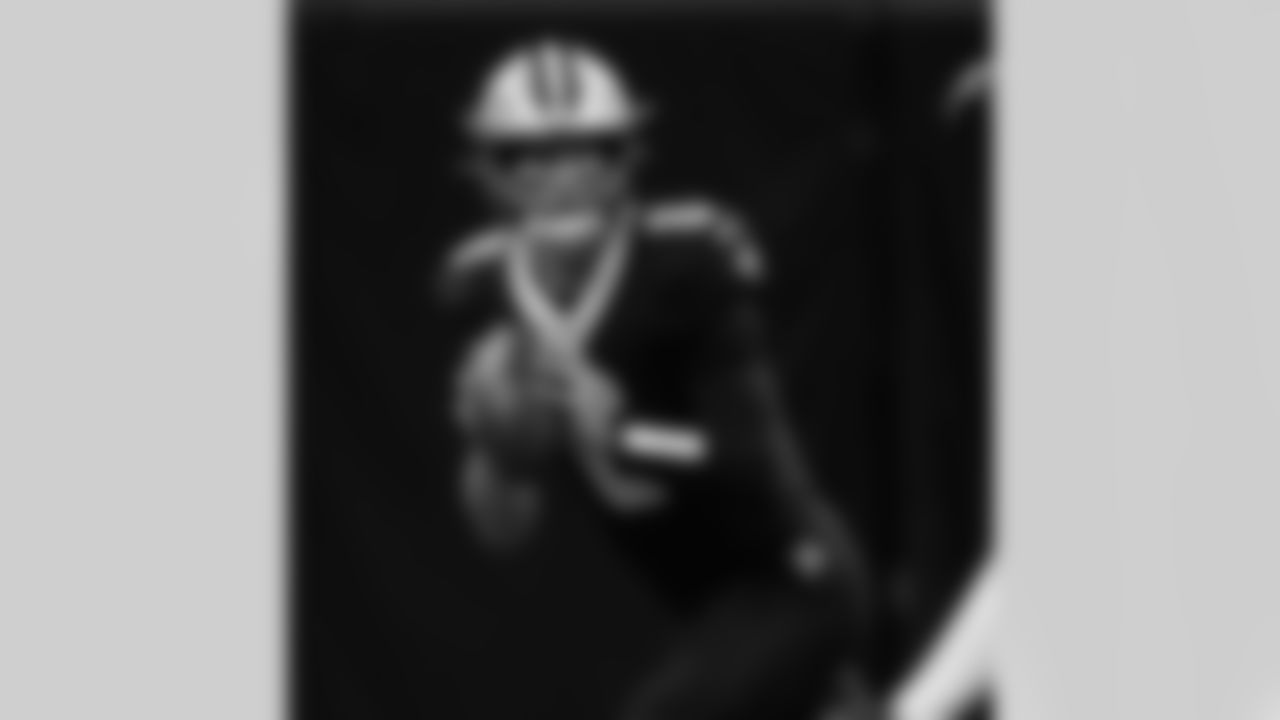 QB Tyler Shough (6) in action during the New Orleans Saints game against the Carolina Panthers for Week 15 of the 2025 NFL season on Dec. 14, 2025 at the Caesars Superdome.