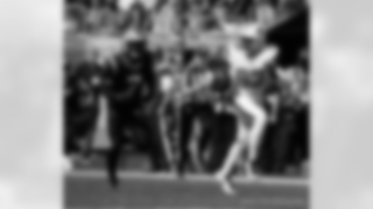 Check out the game action photos from the New Orleans Saints game against the Carolina Panthers for Week 10 of the 2025 NFL season on Nov. 9, 2025 at Bank of America Stadium.