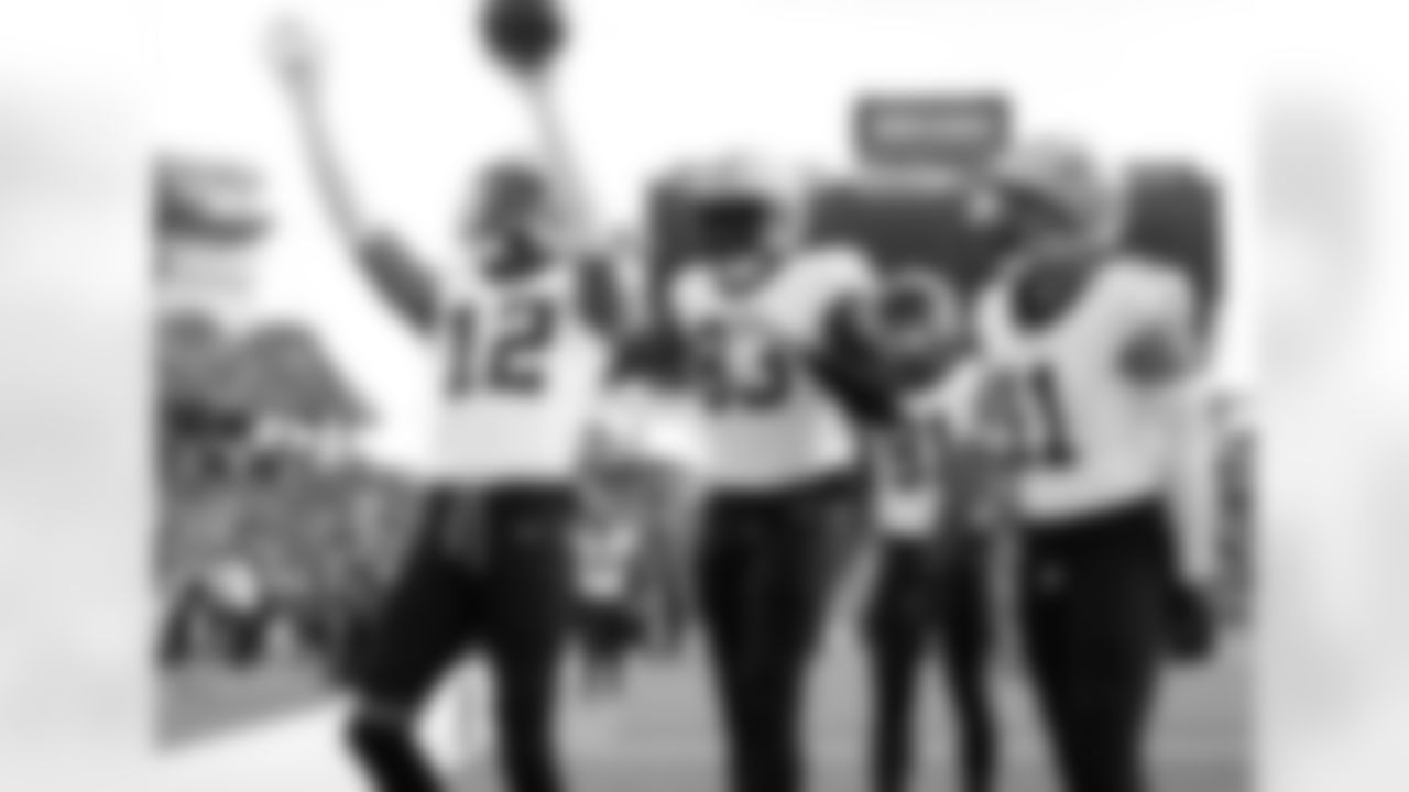 Check out the best photos of the New Orleans offense in their game against the Tennessee Titans for Week 17 of the 2025 NFL season on Dec. 28, 2025 at Nissan Stadium.