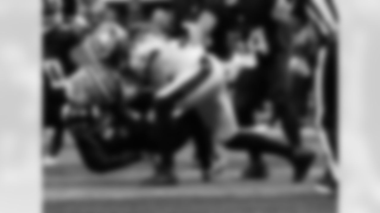 Check out the best photos of the New Orleans offense in their game against the Atlanta Falcons for Week 18 of the 2025 NFL season on Jan. 4, 2026 at Mercedes-Benz Stadium.