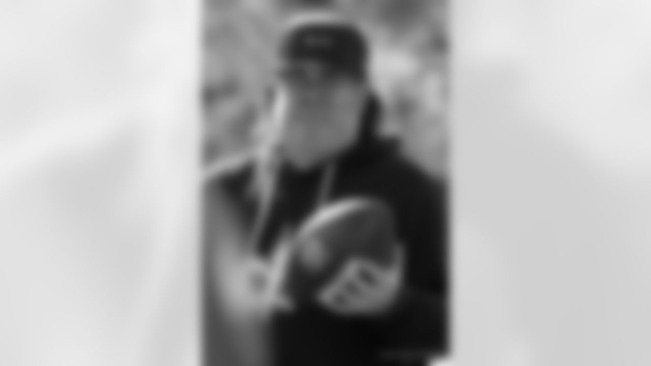 Check out the pregame photos from the New Orleans Saints game against the Carolina Panthers for Week 10 of the 2025 NFL season on Nov. 9, 2025 at Bank of America Stadium.