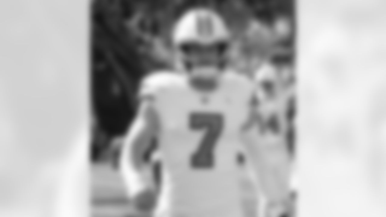 Check out the pregame photos from the New Orleans Saints game against the Carolina Panthers for Week 10 of the 2025 NFL season on Nov. 9, 2025 at Bank of America Stadium.