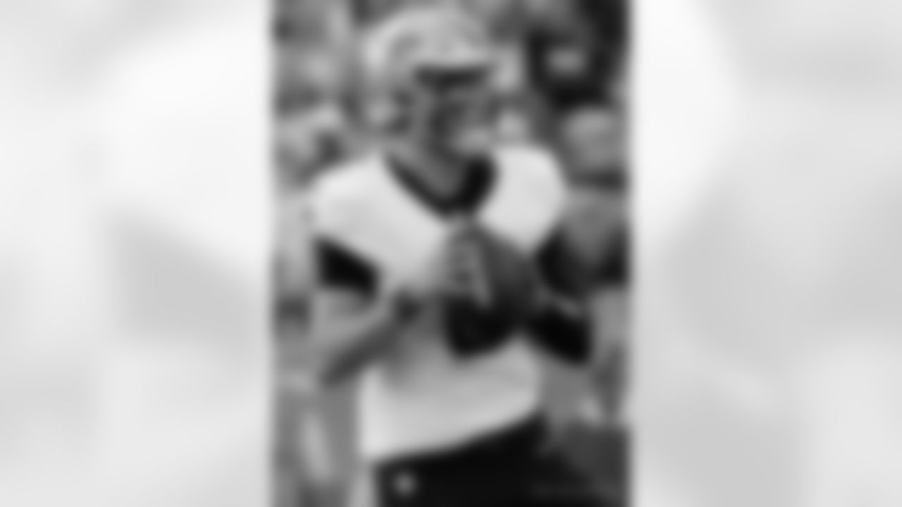 Check out the game action photos from the New Orleans Saints game against the Tennessee Titans for Week 17 of the 2025 NFL season on Dec. 28, 2025 at Nissan Stadium.