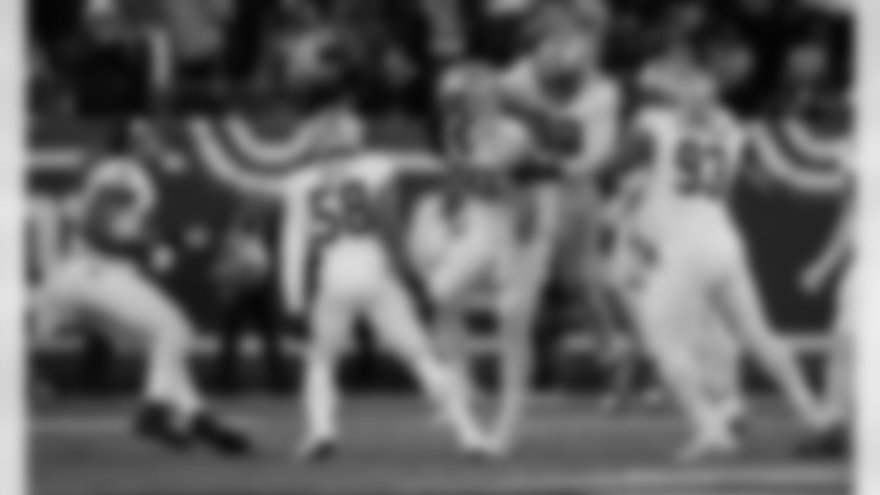 DT Bryan Bresee (90) and team celebrates field goal block during the New Orleans Saints game against the New York Giants for Week 14 of the 2024 NFL Season on Dec. 8, 2024 at MetLife Stadium.