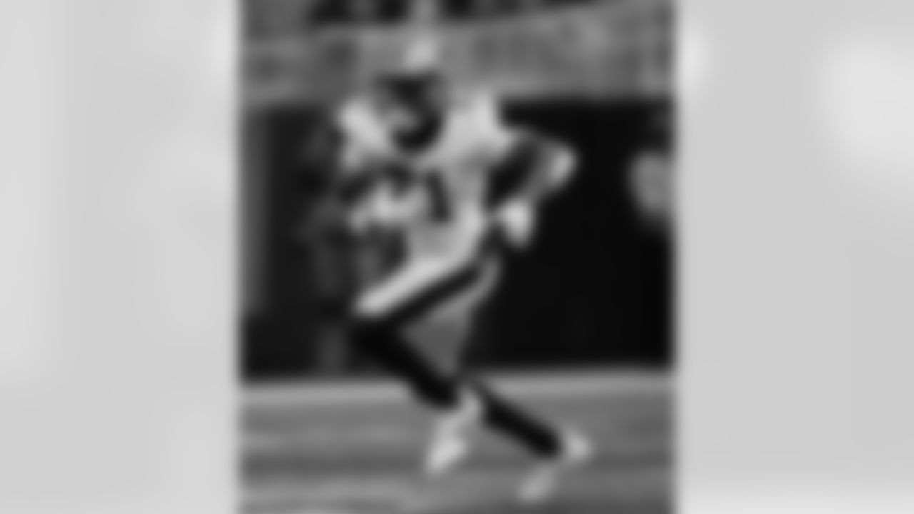 Check out the best photos of the New Orleans offense in their game against the Atlanta Falcons for Week 18 of the 2025 NFL season on Jan. 4, 2026 at Mercedes-Benz Stadium.