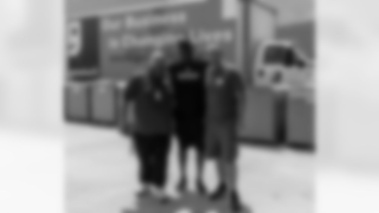 New Orleans Saints legend Pat Swilling, Sir Saint, and the Saints Cheer Krewe joined Goodwill for their Earth Day drive to recycle old electronics on Tuesday, April 22, 2025.