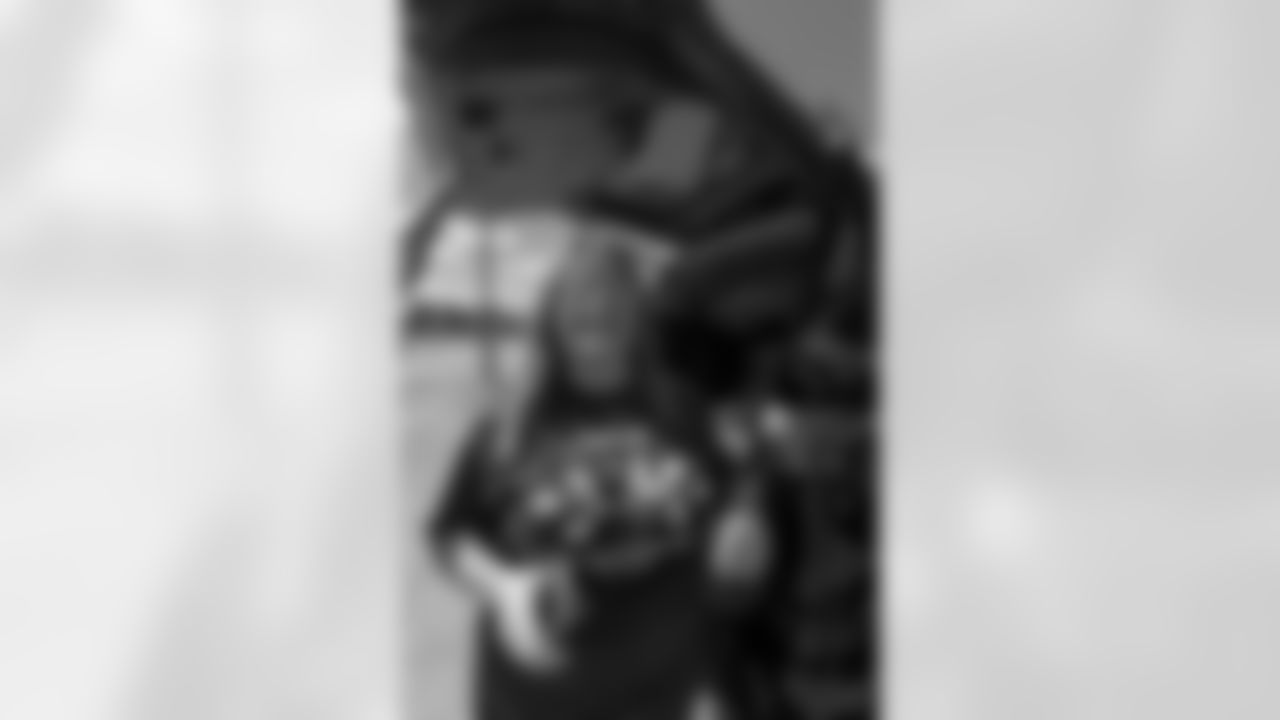 The New Orleans Saints Cheer Krewe and Gumbo joined Sysco New Orleans to distribute meals at their annual Thanksgiving food drive on Sunday, Nov. 16, 2025.