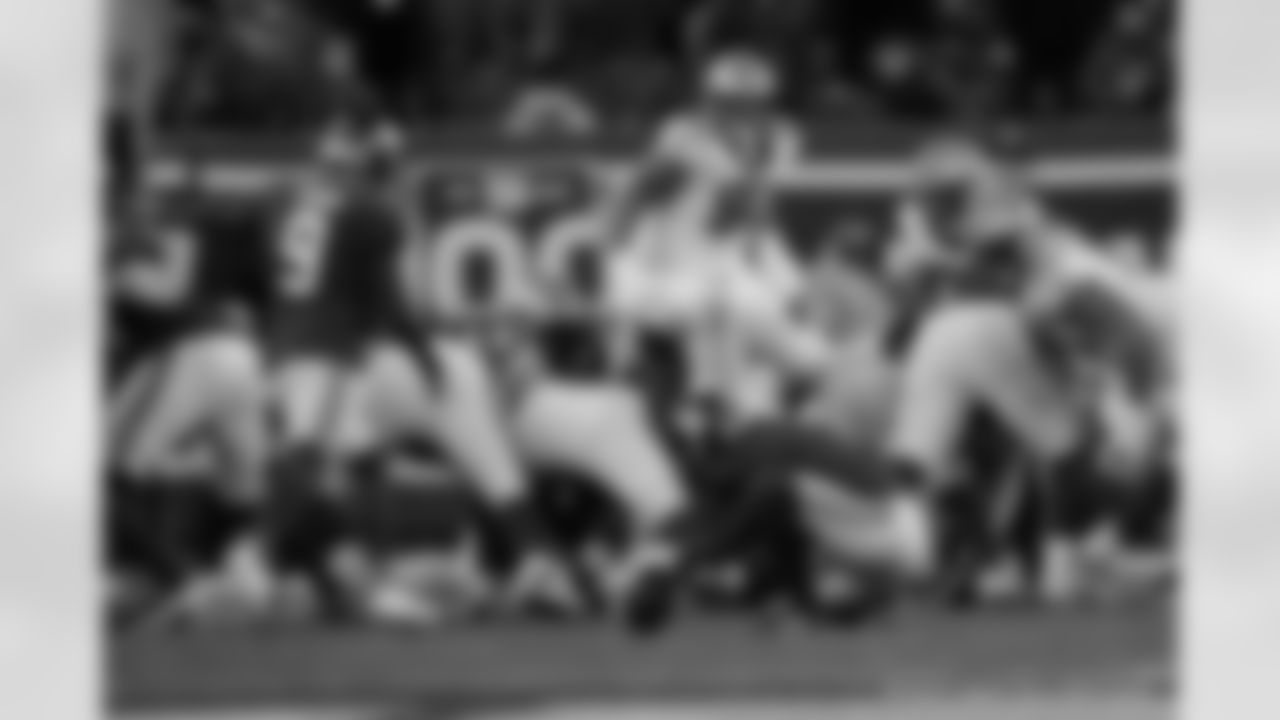 DT Bryan Bresee (90) blocks the field goal attempt during the New Orleans Saints game against the New York Giants for Week 14 of the 2024 NFL Season on Dec. 8, 2024 at MetLife Stadium.