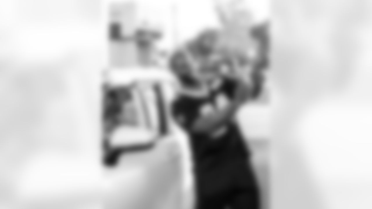 New Orleans Saints defensive end Cameron Jordan teamed up with Southern Quality Ford to provide random acts of kindness throughout the city on December 22, 2025. Jordan shared Rouses Markets gift cards with holiday shoppers, filled tanks for local fans at Chevron gas stations, and treated customers to oil changes at Southern Quality Ford.