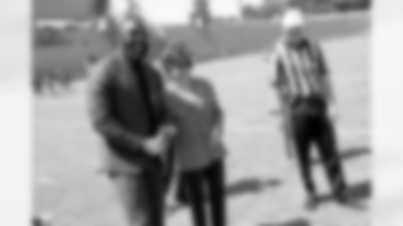 New Orleans Saints owner Gayle Benson and linebacker Demario Davis joined fans at the Paris Musketeers game in Paris on Sunday, July 13, 2025.