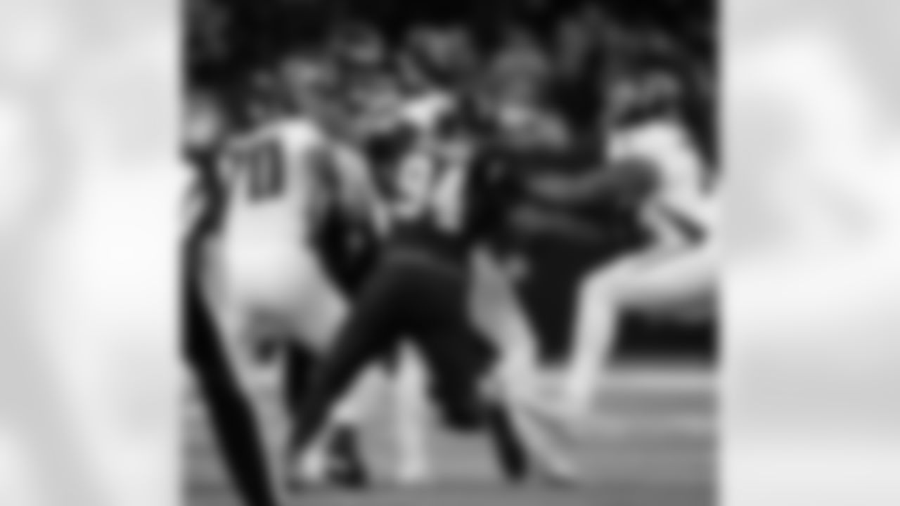 DE Cam Jordan (94) breaks up a pass during the New Orleans Saints game against the Atlanta Falcons for Week 12 of the 2025 NFL season on Nov. 23, 2025 at the Caesars Superdome.