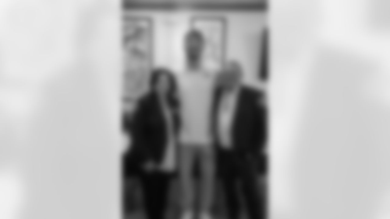 New Orleans Saints linebacker Danny Stutsman joined the Touchdown Club of New Orleans for a dinner meeting on Tuesday, Sept. 2, 2025.