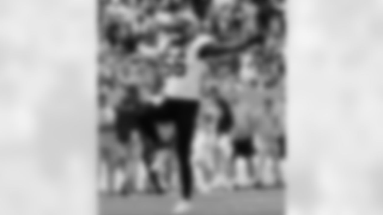 Check out the game action photos from the New Orleans Saints game against the Tennessee Titans for Week 17 of the 2025 NFL season on Dec. 28, 2025 at Nissan Stadium.