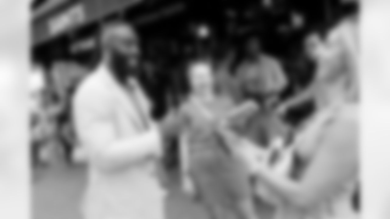 New Orleans Saints linebacker Demario Davis joined local Parisian fans, including our 2025 International Fan of the Year, as well as Paris Musketeers representatives, and FFFA coaches for happy hour at New Orléans Saints Café in in Paris, France on Thursday, July 10, 2025.