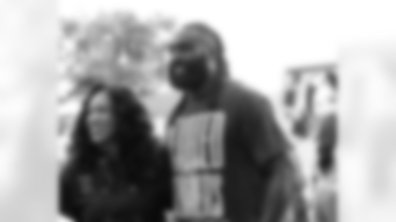 New Orleans Saints linebacker Demario Davis and his wife, Tamela's Devoted Dreamers Foundation hosted the annual "Dinner with the Davises" event at the Boys and Girls Club Gretna on Nov. 18, 2025.