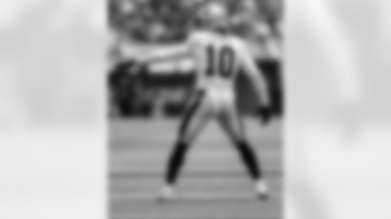 Check out the game action photos from the New Orleans Saints game against the Los Angeles Chargers in Week 1 of the 2025 NFL preseason.