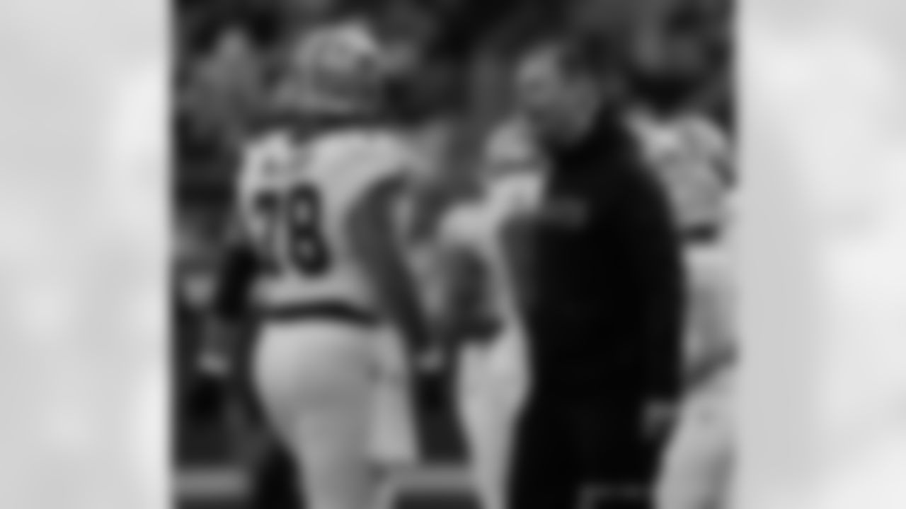 C/G Erik McCoy (78) on the sideline during the New Orleans Saints game against the New York Giants for Week 14 of the 2024 NFL Season on Dec. 8, 2024 at MetLife Stadium.