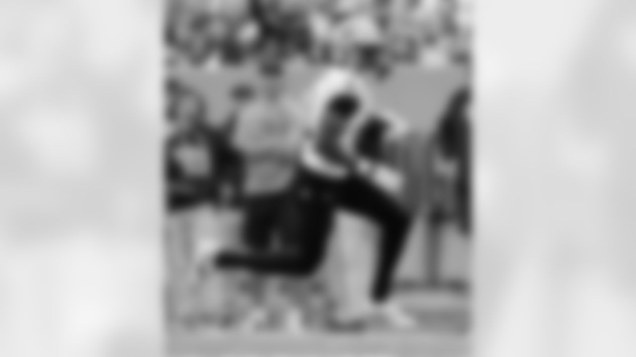 Check out the game action photos from the New Orleans Saints game against the Tennessee Titans for Week 17 of the 2025 NFL season on Dec. 28, 2025 at Nissan Stadium.