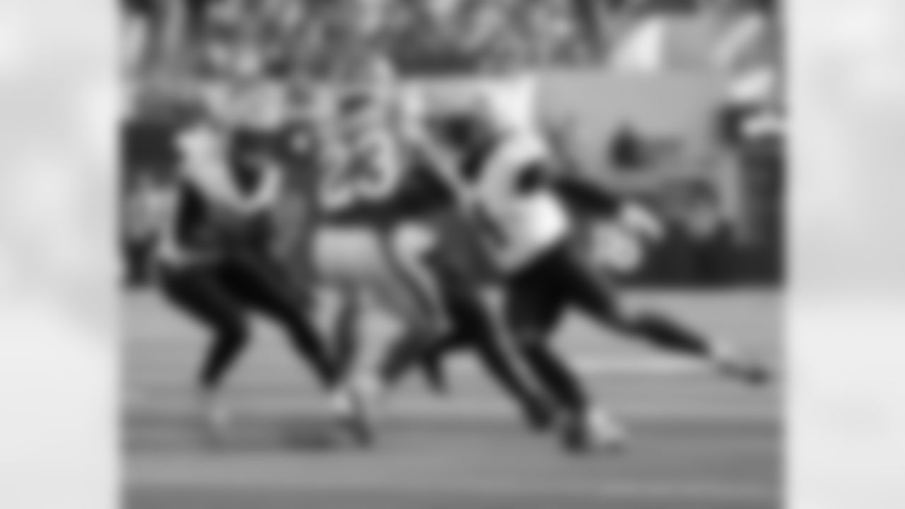 Check out the game action photos from the New Orleans Saints game against the Los Angeles Rams for Week 9 of the 2025 NFL season on Nov. 2, 2025 at SoFi Stadium.