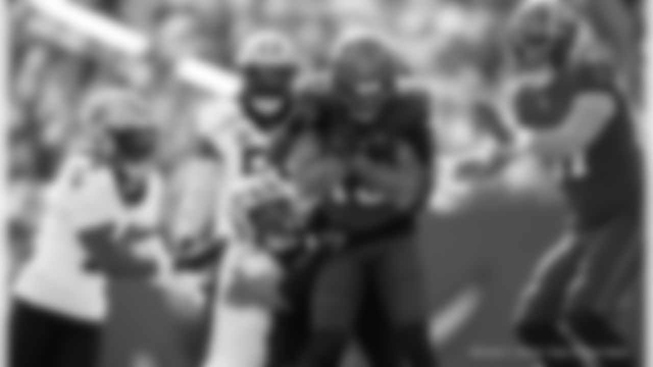 LB Nephi Sewell (45) makes a tackle during the New Orleans Saints game against the Tampa Bay Buccaneers for Week 18 of the 2024 NFL Season on Jan. 5, 2025 at Raymond James Stadium.
