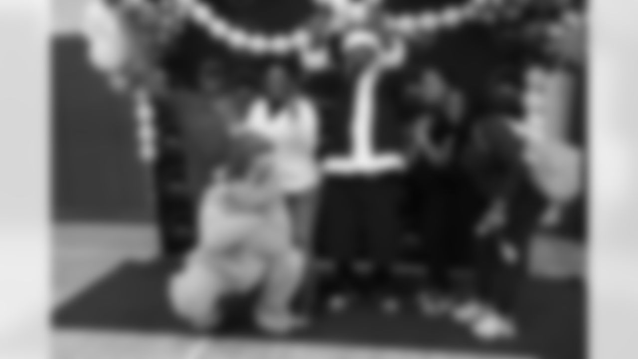 New Orleans Saints safety Justin Reid and his foundation JReid InDeed hosted his "Just-In-Time for the Holidays" community event at the Giving Hope Community Center. Reid spent the evening giving back to local families, spreading holiday cheer and supporting the community through gifts and engagement ahead of the holiday season.