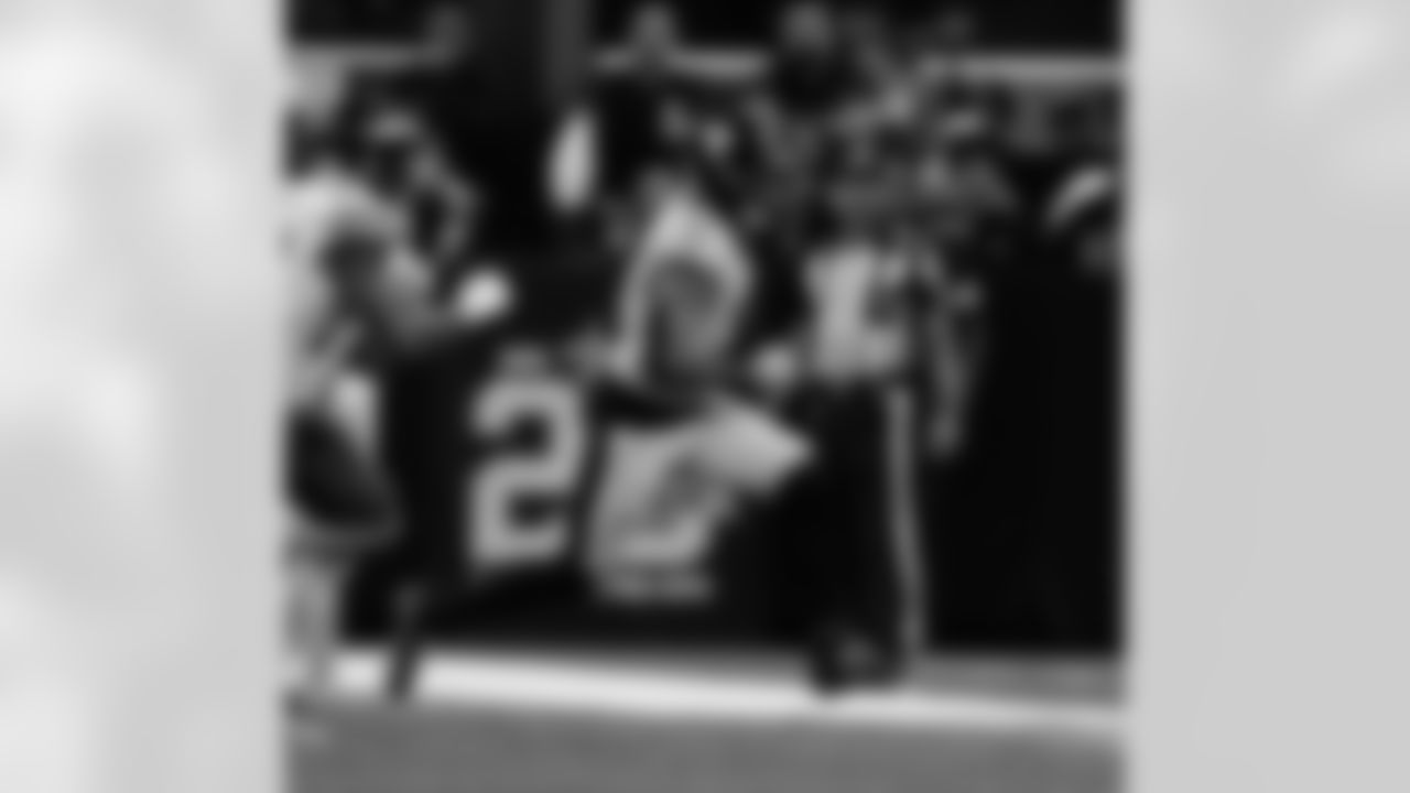 Check out the game action photos from the New Orleans Saints game against the New York Jets for Week 16 of the 2025 NFL season on Dec. 21, 2025 at the Caesars Superdome.