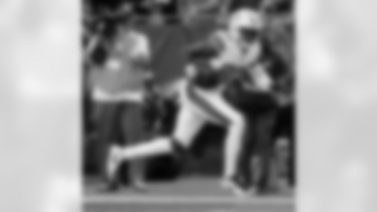 Check out the game action photos from the New Orleans Saints game against the Carolina Panthers for Week 10 of the 2025 NFL season on Nov. 9, 2025 at Bank of America Stadium.