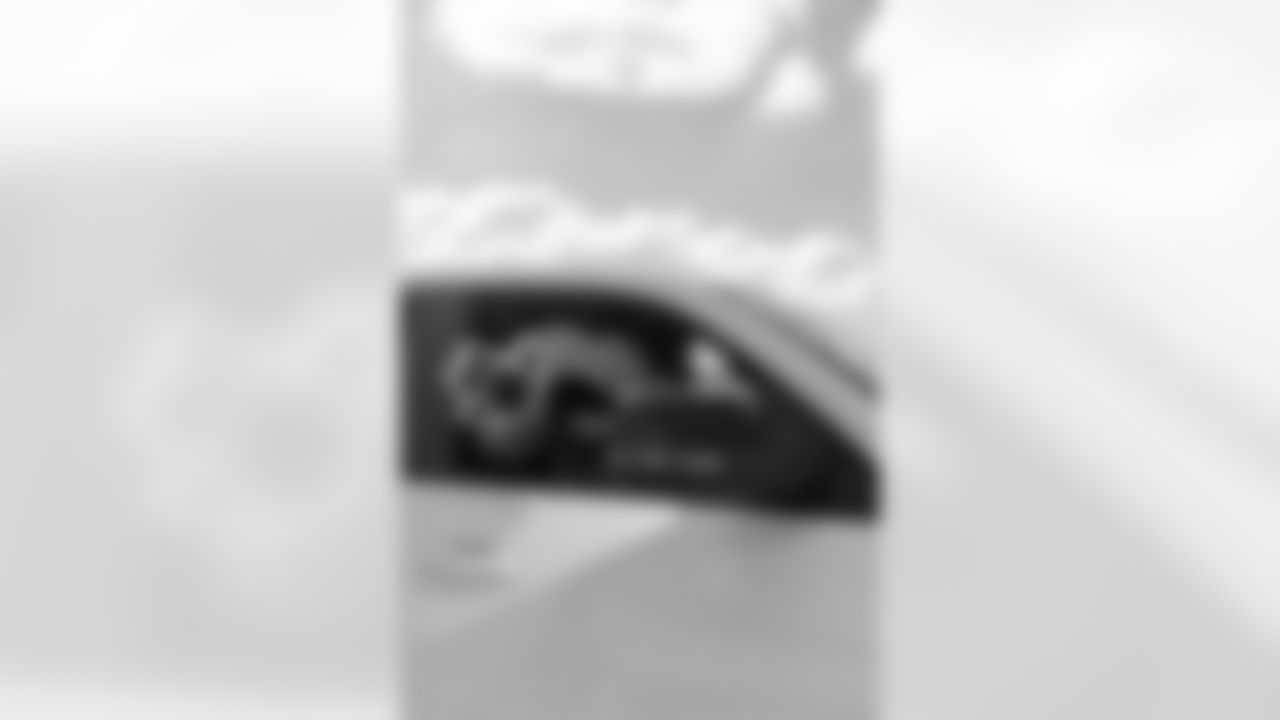 The New Orleans Saints Cheer Krewe and Gumbo joined Sysco New Orleans to distribute meals at their annual Thanksgiving food drive on Sunday, Nov. 16, 2025.