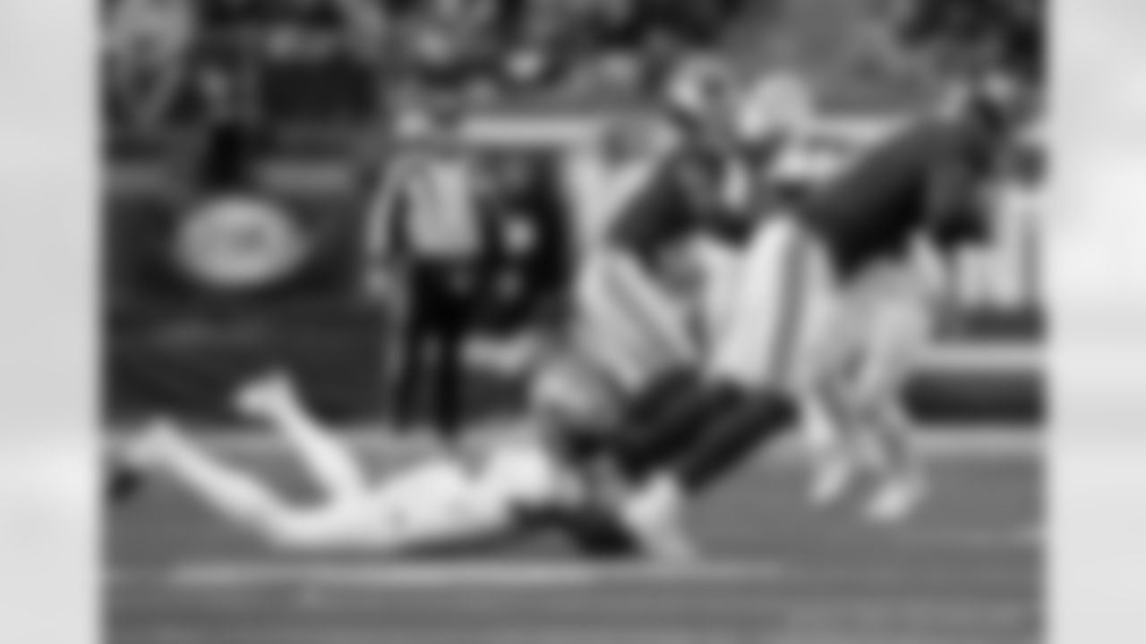 DB Will Harris (5) makes a tackle during the New Orleans Saints game against the New York Giants for Week 14 of the 2024 NFL Season on Dec. 8, 2024 at MetLife Stadium.