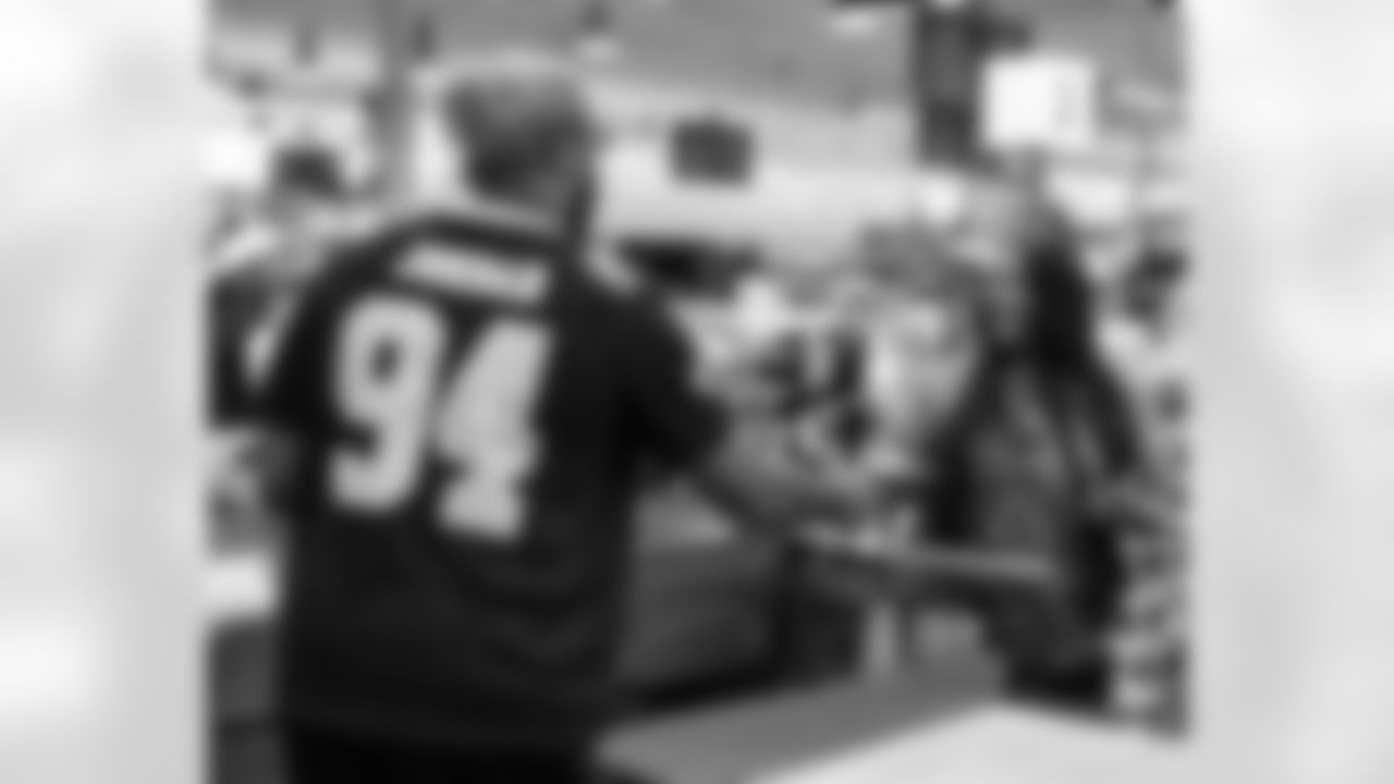 New Orleans Saints defensive end Cameron Jordan teamed up with Southern Quality Ford to provide random acts of kindness throughout the city on December 22, 2025. Jordan shared Rouses Markets gift cards with holiday shoppers, filled tanks for local fans at Chevron gas stations, and treated customers to oil changes at Southern Quality Ford.