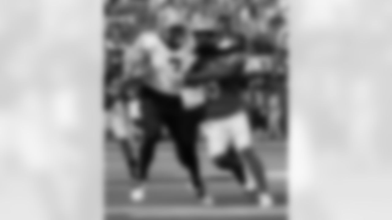 Check out the game action photos from the New Orleans Saints game against the Los Angeles Rams for Week 9 of the 2025 NFL season on Nov. 2, 2025 at SoFi Stadium.