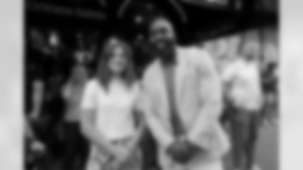 New Orleans Saints linebacker Demario Davis joined local Parisian fans, including our 2025 International Fan of the Year, as well as Paris Musketeers representatives, and FFFA coaches for happy hour at New Orléans Saints Café in in Paris, France on Thursday, July 10, 2025.