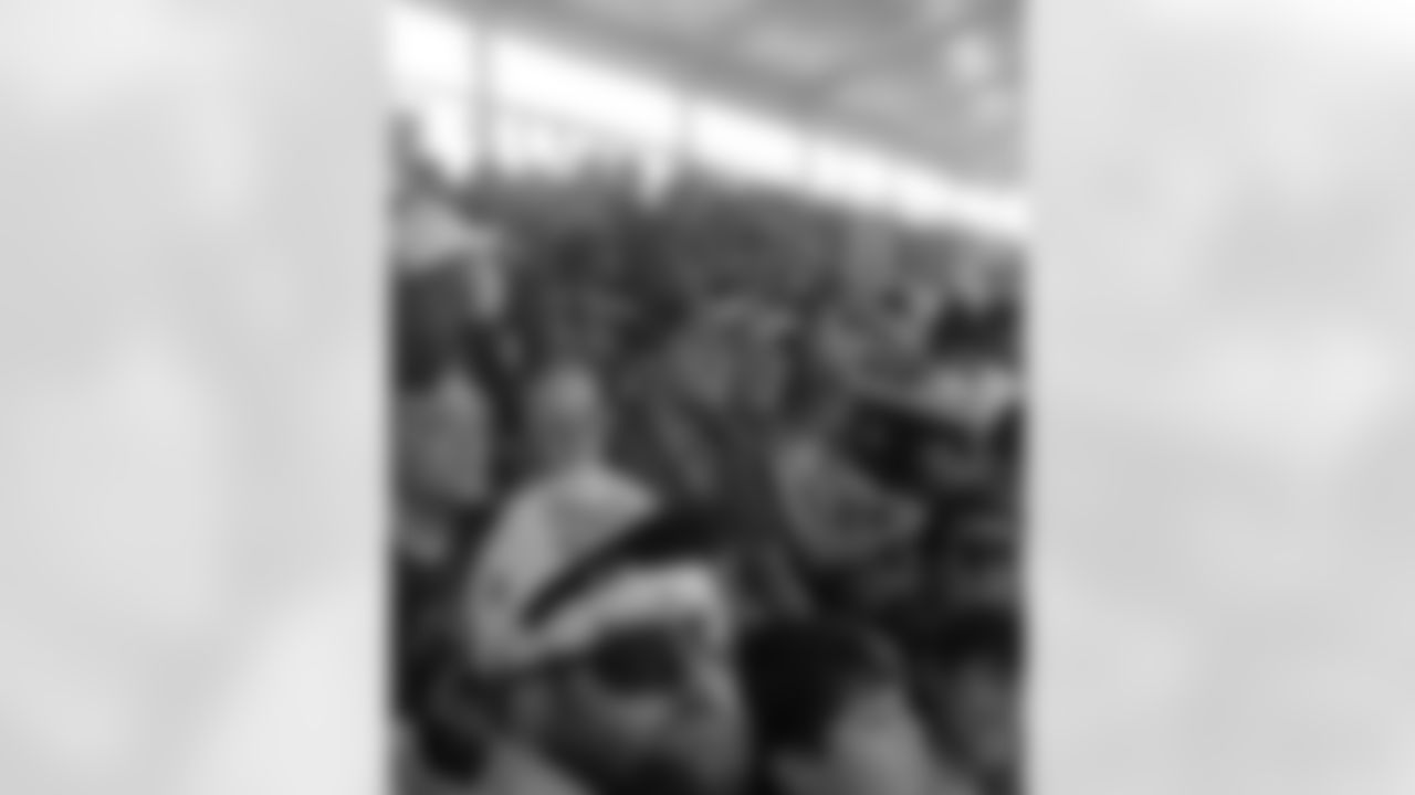 New Orleans Saints players greeted fans and signed autographs during Day 5 of 2025 Saints Training Camp presented by Rouses Markets at the Ochsner Sports Performance Center on Monday, June 28.