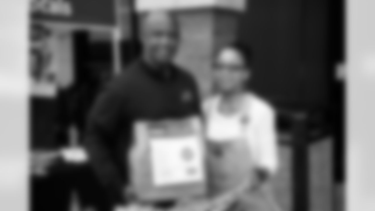 The New Orleans Saints are teaming up with Rouses Markets to host food drives to benefit food banks across the Gulf Coast in November. Saints legend Dalton Hilliard appeared at the latest event in Houma, LA on Friday, Nov. 10 along with Saints Cheer Krewe members.
