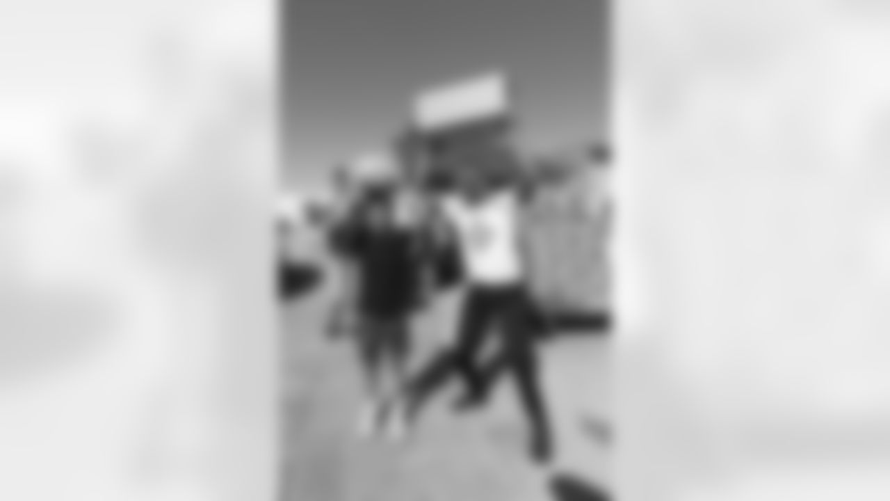 The New Orleans Saints Cheer Krewe and Gumbo joined Sysco New Orleans to distribute meals at their annual Thanksgiving food drive on Sunday, Nov. 16, 2025.