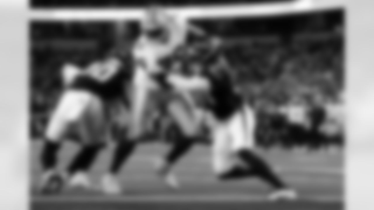 Dallas Cowboys offensive tackle Asim Richards (76) blocks Atlanta Falcons defensive lineman Simeon Barrow Jr. (91) during a preseason NFL football game, Friday, Aug. 22, 2025 in Arlington, Texas.