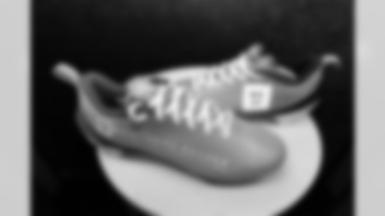 Get a preview as New Orleans Saints owner Gayle Benson, players and coaches honor their personal causes and foundations for the 2025 NFL My Cause My Cleats initiative during their Week 12 game against the Atlanta Falcons.
Kai Kroeger: Brothers Keeper Veteran Foundation | Artist: Christina Pappion