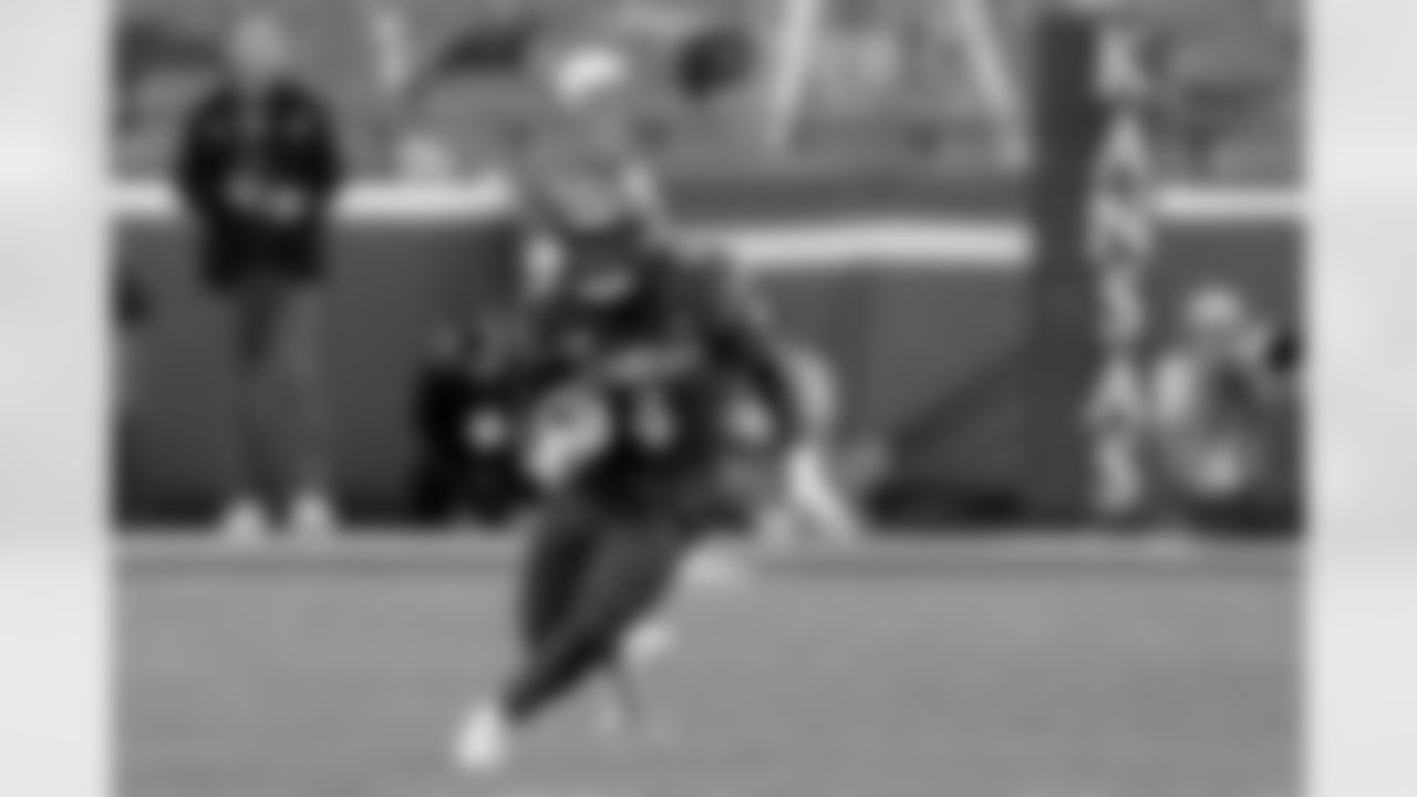 Check out photos of New Orleans Saints 6th round draft pick Devin Neal, running back from Kansas, drafted 184th overall in the 2025 NFL Draft.