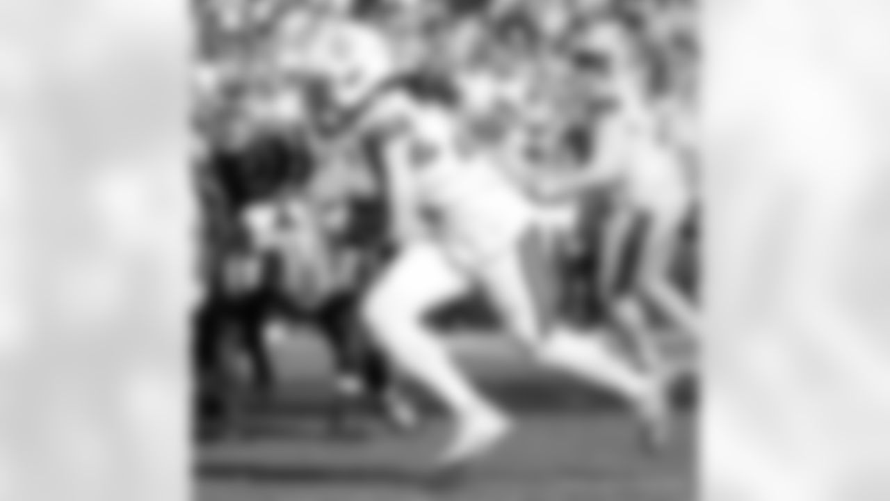 Check out the game action photos from the New Orleans Saints game against the Carolina Panthers for Week 10 of the 2025 NFL season on Nov. 9, 2025 at Bank of America Stadium.