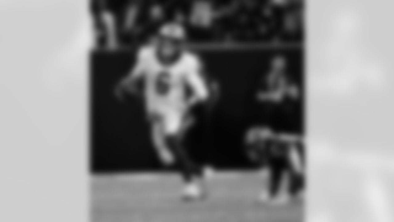 Check out the game action photos from the New Orleans Saints game against the Atlanta Falcons for Week 18 of the 2025 NFL season on Jan. 4, 2026 at Mercedes-Benz Stadium.