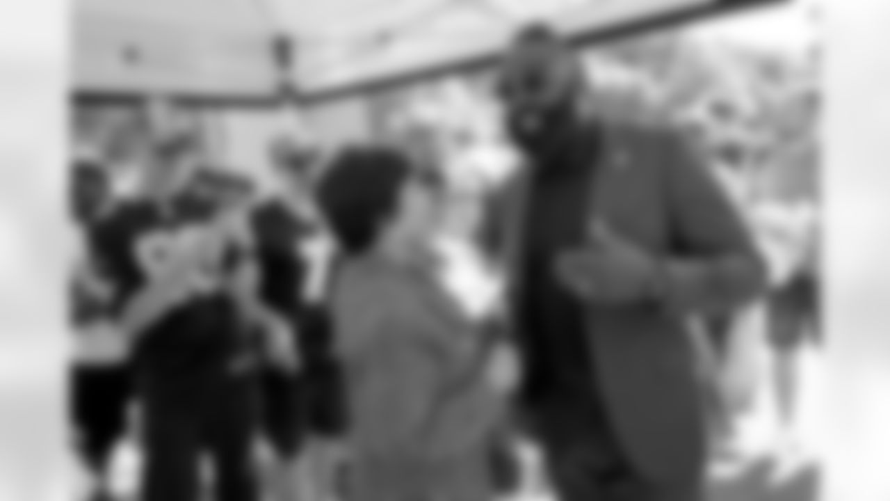 New Orleans Saints owner Gayle Benson and linebacker Demario Davis joined fans at the Paris Musketeers game in Paris, France on Sunday, July 13, 2025.