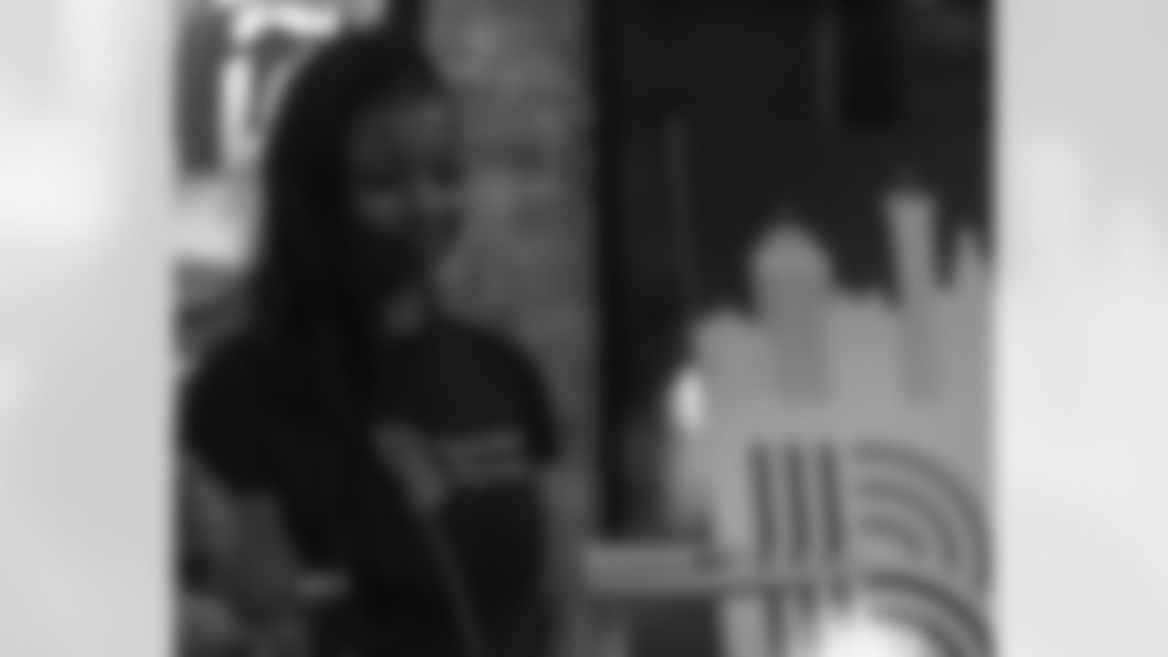 New Orleans Saints linebacker Demario Davis was the guest of honor at Big Brothers Big Sisters' open house on Monday, October 27, celebrating the launch of the organization's new New Orleans location in support of its mentorship program.