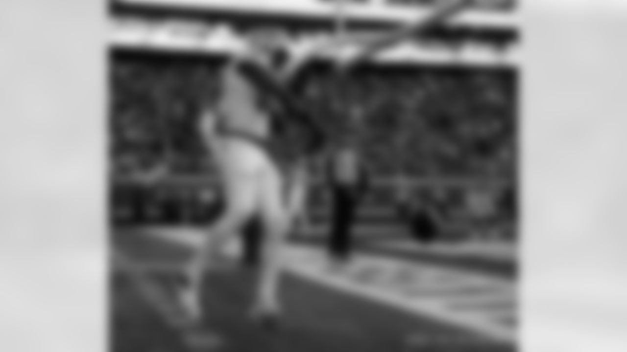 TE Juwan Johnson (83) makes it into the end zone during the New Orleans Saints game against the New York Giants for Week 14 of the 2024 NFL Season on Dec. 8, 2024 at MetLife Stadium.