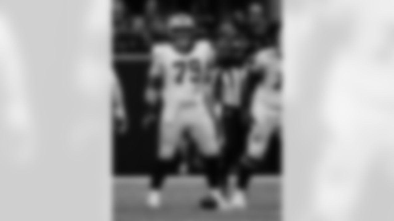 OL Luke Fortner (79) in action during the New Orleans Saints game against the Atlanta Falcons for Week 18 of the 2025 NFL season on Jan. 4, 2026 at Mercedes-Benz Stadium.