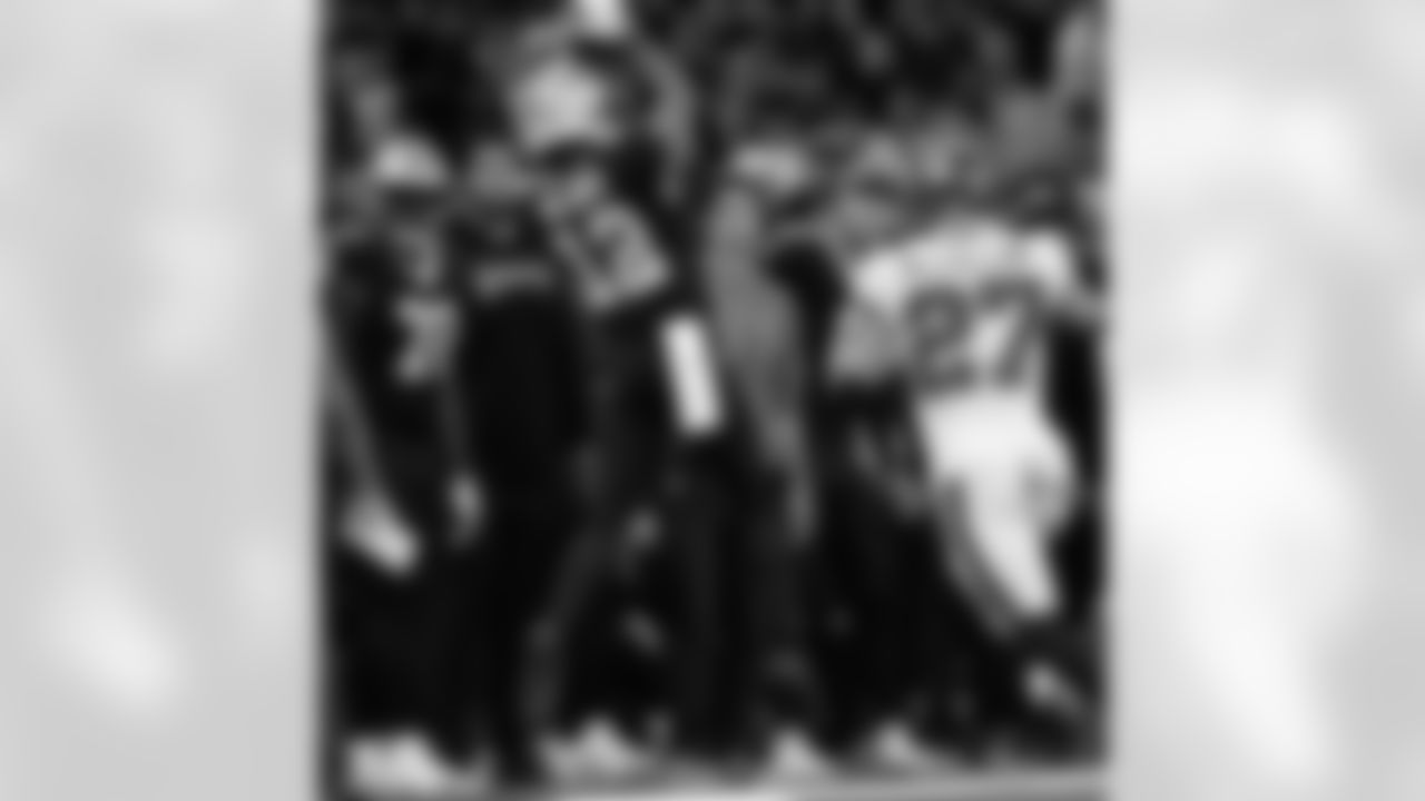 WR Chris Olave (12) makes a catch during the New Orleans Saints game against the Tampa Bay Buccaneers for Week 8 of the 2025 NFL season on Oct. 26, 2025 at the Caesars Superdome.