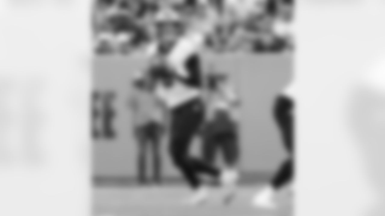 Check out the game action photos from the New Orleans Saints game against the Tennessee Titans for Week 17 of the 2025 NFL season on Dec. 28, 2025 at Nissan Stadium.