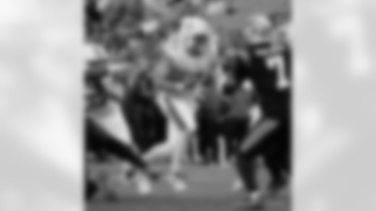 Check out the game action photos from the New Orleans Saints game against the Carolina Panthers for Week 10 of the 2025 NFL season on Nov. 9, 2025 at Bank of America Stadium.