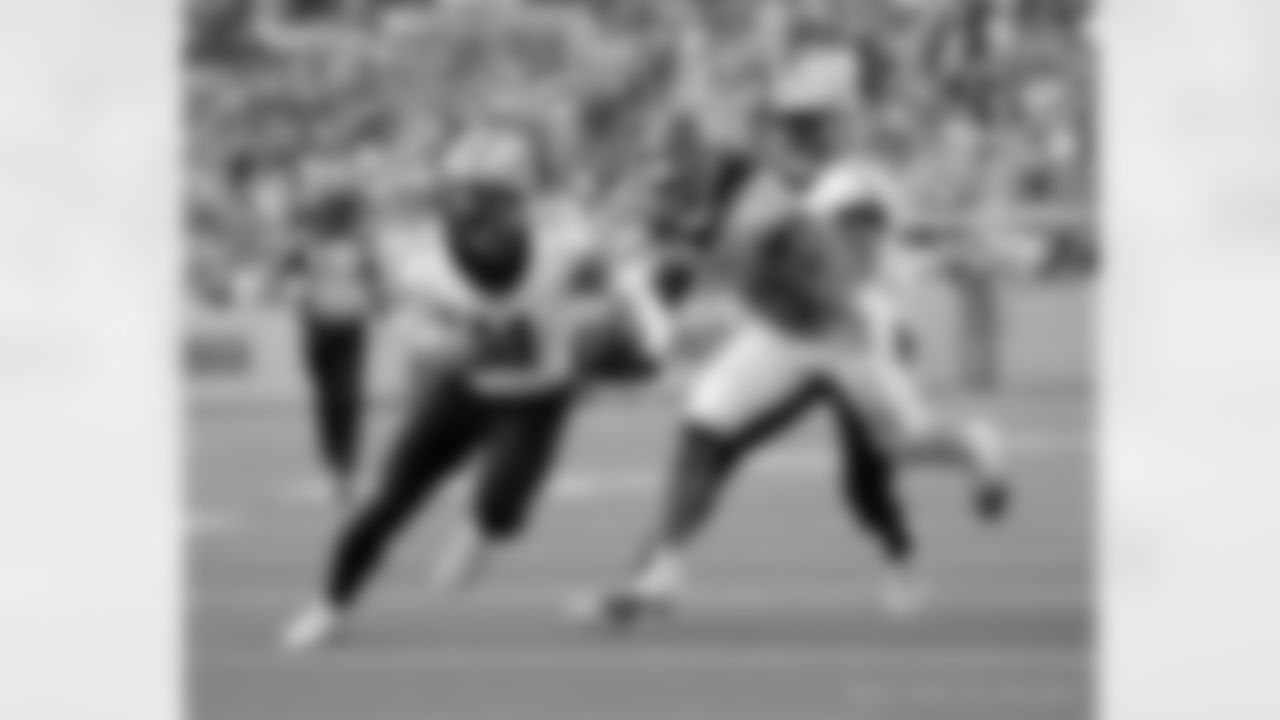 Check out the game action photos from the New Orleans Saints game against the Tennessee Titans for Week 17 of the 2025 NFL season on Dec. 28, 2025 at Nissan Stadium.